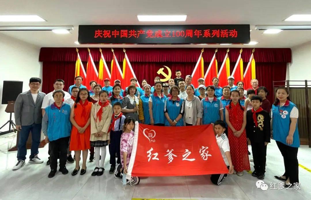深夜灯火阑珊,现在有的开车人脑子有问题啊,比如,我让他也让我,他不走,我一开他也突然开,总是这样故意的吗?等你来解答