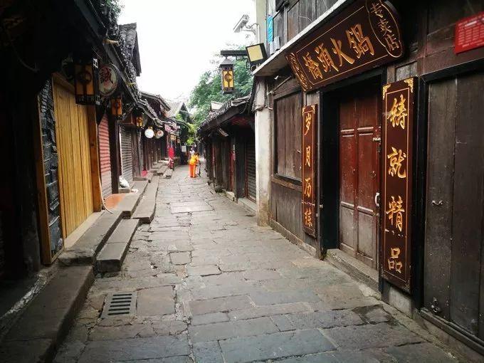 成人考试可以提前交卷吗-分享你的热点话题